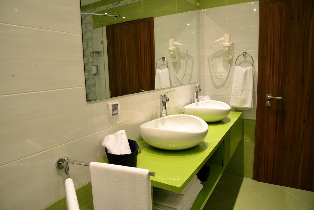 Glicinia Hotel Golden Sands Quarto foto