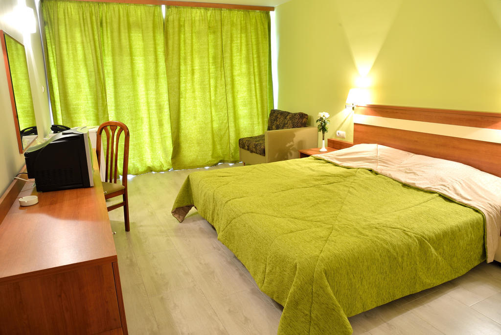 Glicinia Hotel Golden Sands Quarto foto
