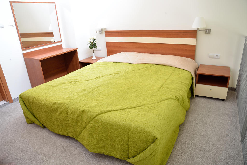 Glicinia Hotel Golden Sands Quarto foto