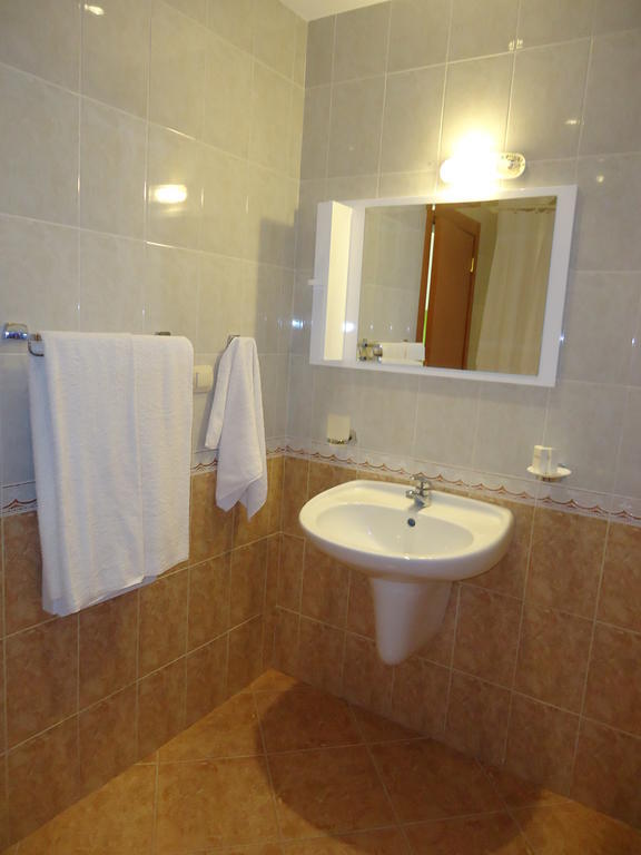 Glicinia Hotel Golden Sands Quarto foto